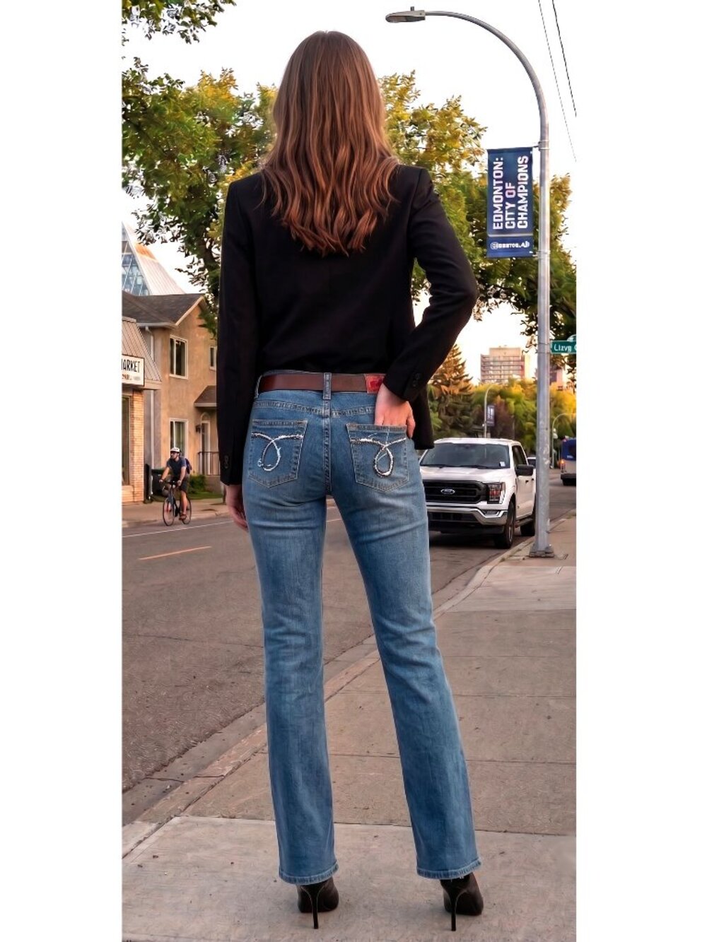 Tyte Jeans Vintage Inspired - Style# 17560UAJ - Women's Flared Blue Denim 31x32